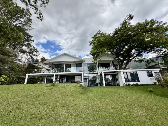 Escazu, Casa Boutique Montaña Pico Blanco