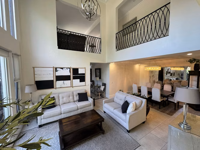 Rental of beautiful and spacious house located in Santa Ana