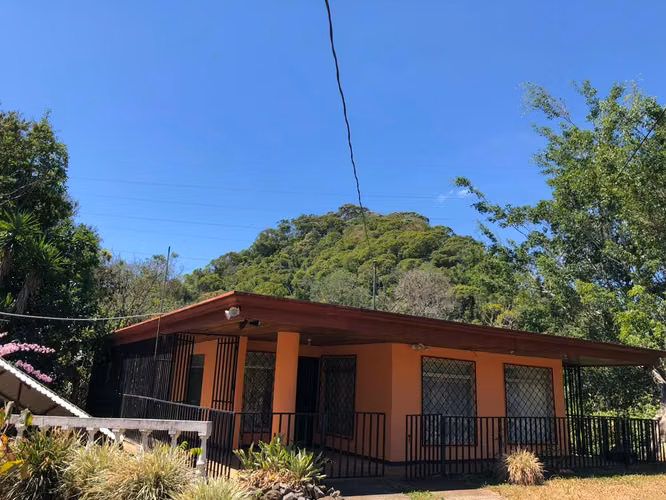Venta de Casa Tabarcia / Mora / San Jose