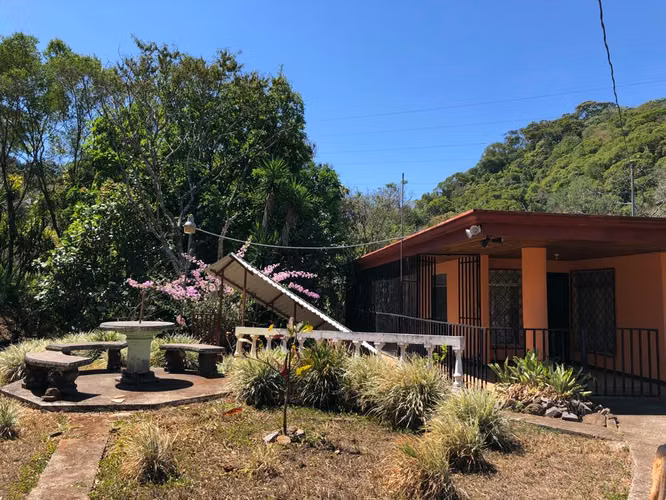 Venta de Casa Tabarcia / Mora / San Jose