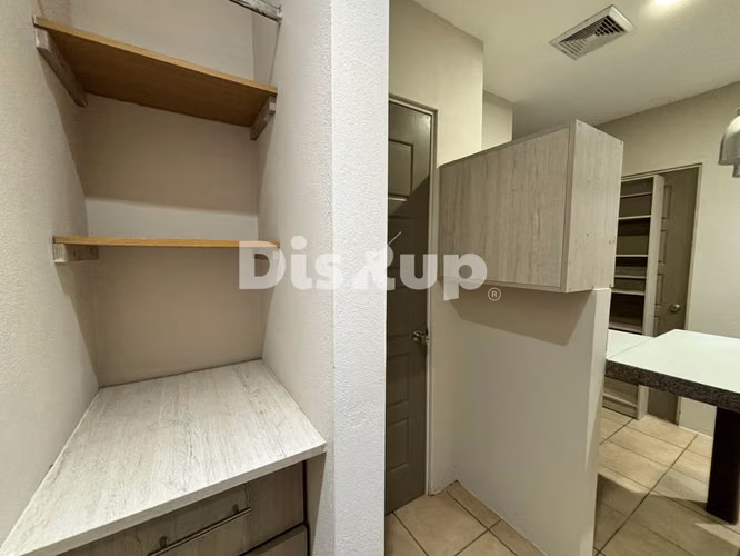 Alquiler de apartamento estudio c/ servicios. Vargas Araya, San Pedro. Montes de Oca - Imagen 11