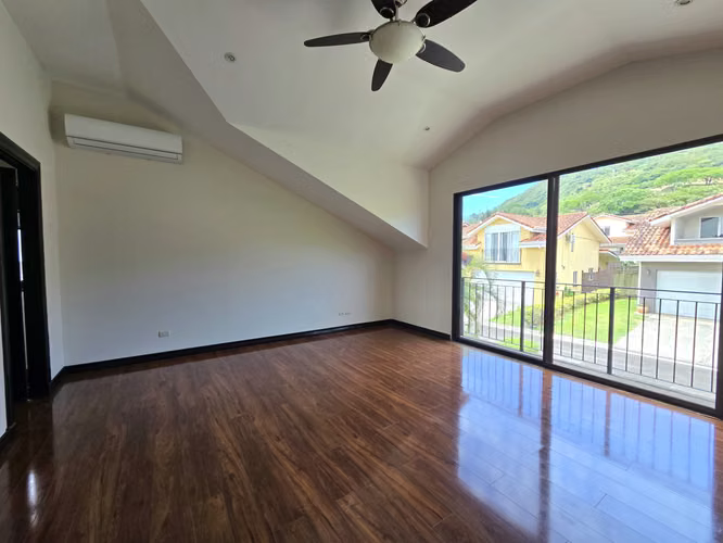 Piedades de Santa Ana - 460m2 de Terreno - Terraza