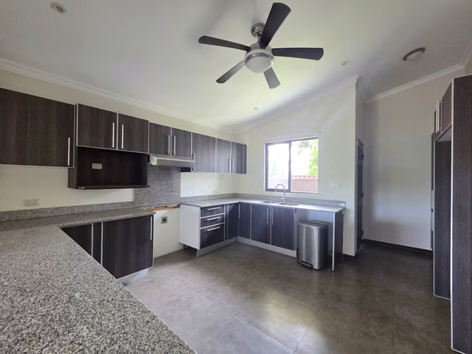 Piedades de Santa Ana - 460m2 de Terreno - Terraza