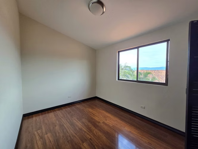 Piedades de Santa Ana - 460m2 de Terreno - Terraza - SIN muebles