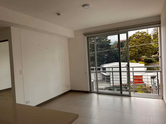 Moderno apartamento con todas amenidades, Caia Torre Jade, Bello Horizonte, Escazú ($1.250) - Imagen 4