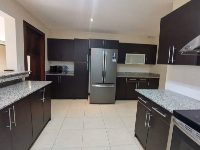 Pozos, Almeria, hermosa-amplia 260 m2, 3 hab, 2.5 baños, terraza, patio, sala TV, amenidades. - Imagen 2
