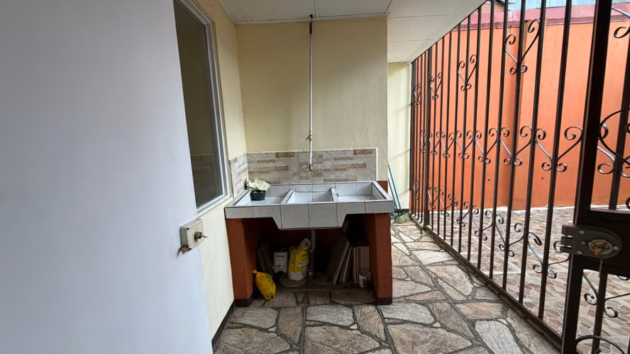 Casa de 5 habitaciones en Paso Ancho – Amplia y céntrica 75 millones