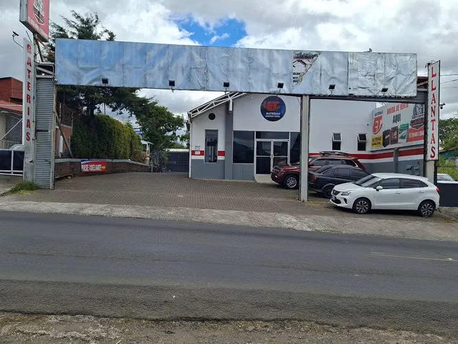 Propiedad industrial 2.650 m² con negocio en operación