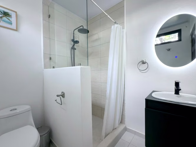 SE ALQUILA APARTAMENTO NUEVO. VILLAREAL, TAMARINDO, GUANACASTE