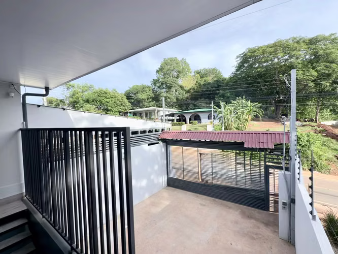SE ALQUILA APARTAMENTO NUEVO. VILLAREAL, TAMARINDO, GUANACASTE