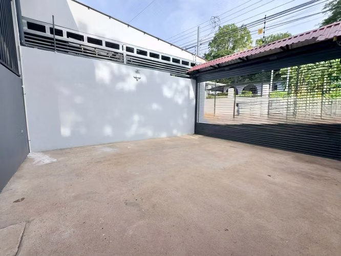 SE ALQUILA APARTAMENTO NUEVO. VILLAREAL, TAMARINDO, GUANACASTE