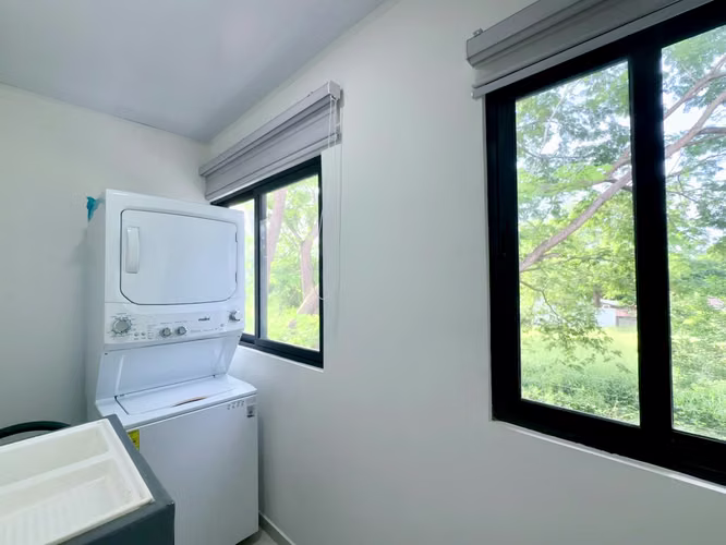 SE ALQUILA APARTAMENTO NUEVO. VILLAREAL, TAMARINDO, GUANACASTE