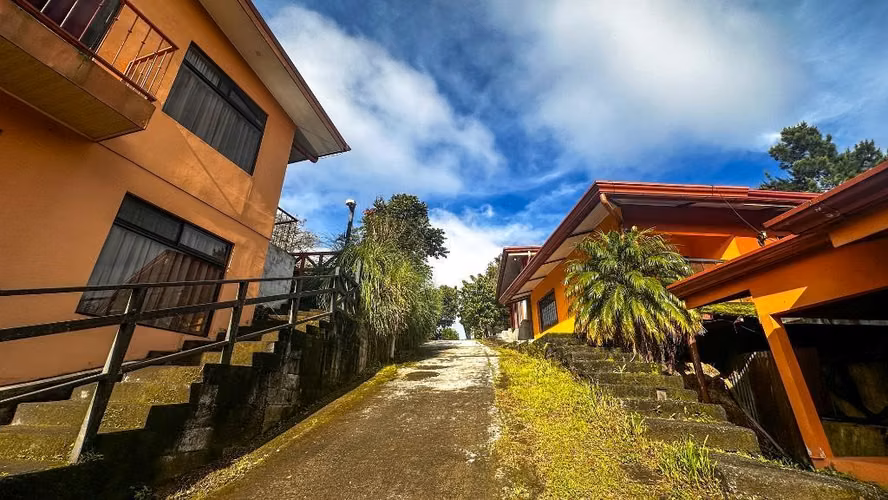 GANGA !!!! San Isidro de Heredia, Costa Rica