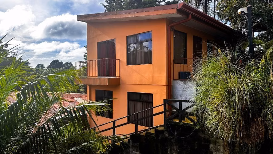 GANGA !!!! San Isidro de Heredia, Costa Rica