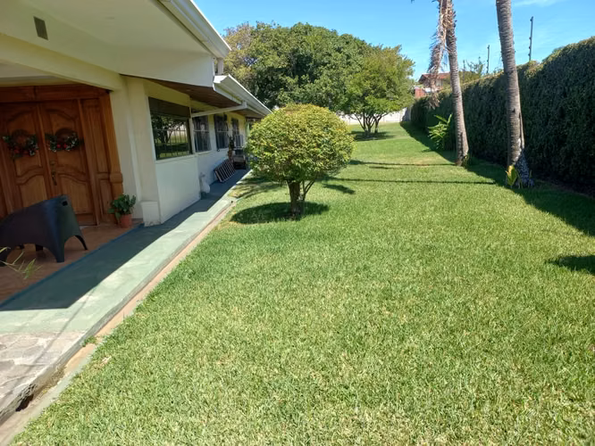 ¡ VENTA DE CASA / OPORTUNIDAD DE INVERSIÓN EN POZOS DE SANTA ANA!