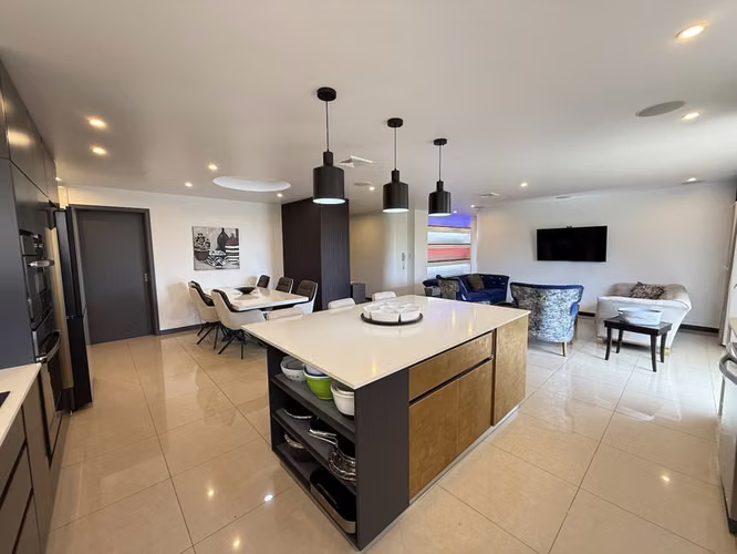Exclusivo Smart Condo con Espectacular Vista Panorámica en Valle Arriba, Escazú ID26596