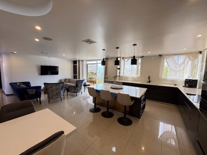 Exclusivo Smart Condo con Espectacular Vista Panorámica en Valle Arriba, Escazú ID26596