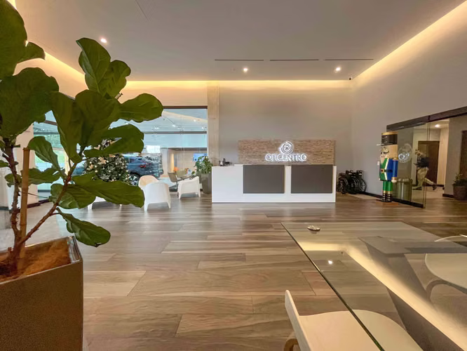 OFICENTRO MOMENTUM PINARES CURRIDABAT! OFICINA DE 411 M2