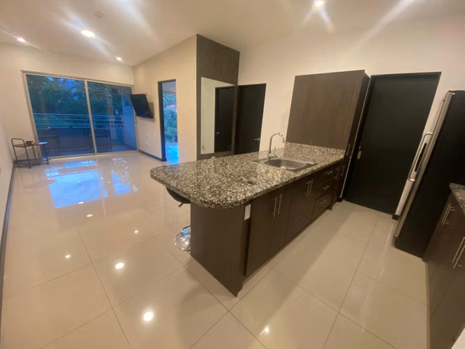 14912 / Apartamento / Alquiler / La Floresta / Acabados de lujo / Amenidades