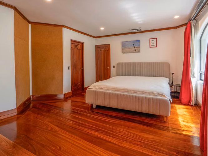 VENTA DE CASA DE LUJO DE UNA SOLA PLANTA EN BOSQUES DE LINDORA