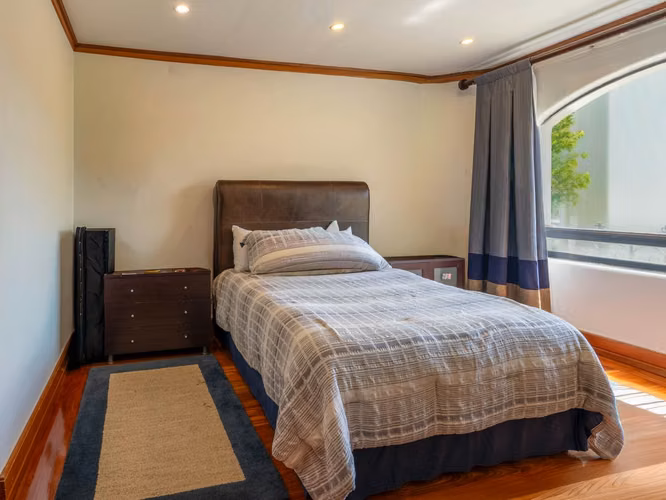 VENTA DE CASA DE LUJO DE UNA SOLA PLANTA EN BOSQUES DE LINDORA