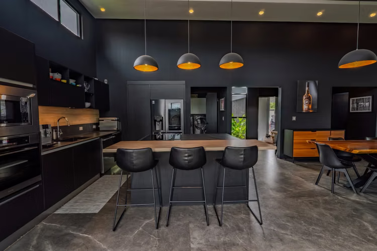 Casa Contemporánea de Una Planta en Venta en Hacienda Los Reyes, Condominio Madero Negro - Imagen 7