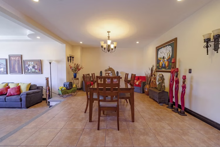 Casa de Lujo en Venta en Hacienda Los Reyes