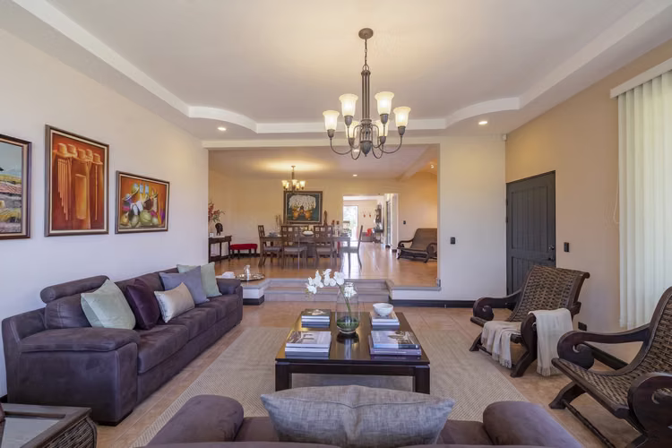 Casa de Lujo en Venta en Hacienda Los Reyes
