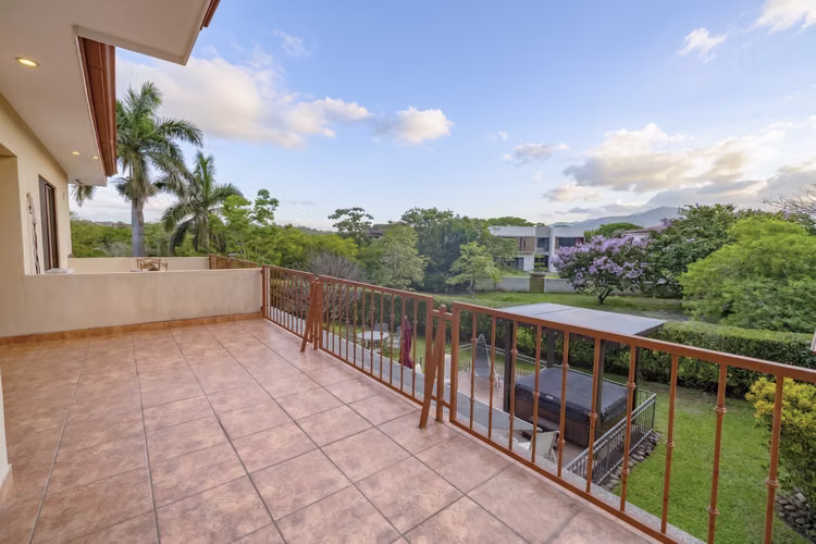 Casa de Lujo en Venta en Hacienda Los Reyes