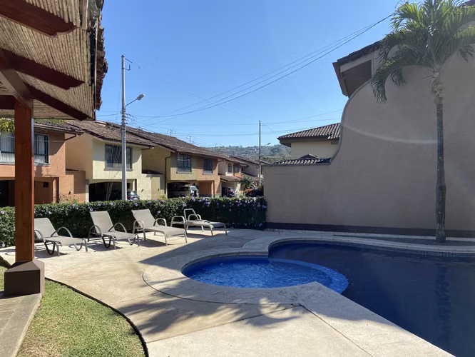 VENTA DE CASAS EN CONDOMINIO EN SANTA ANA PARA INVERSIÓN - Imagen 17