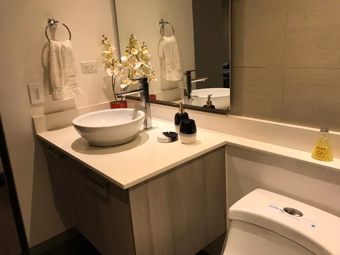 ALQUILER DE APARTAMENTO EN CONDO AMUEBLADO, SANTA ANA - Imagen 5