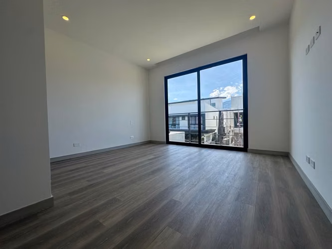 VENTA DE CASA EN EL CONDOMINIO LATITUD LINDORA PARA ESTRENAR