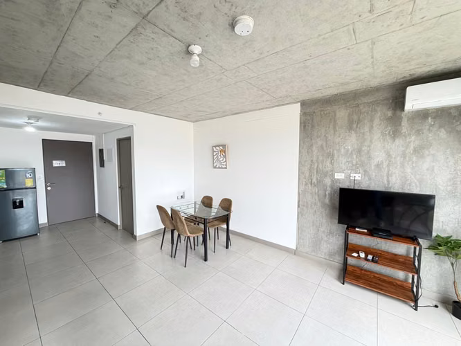 ¡Vive en el Centro de Todo! Moderno Estudio Amueblado en Torre iFreses - Imagen 7