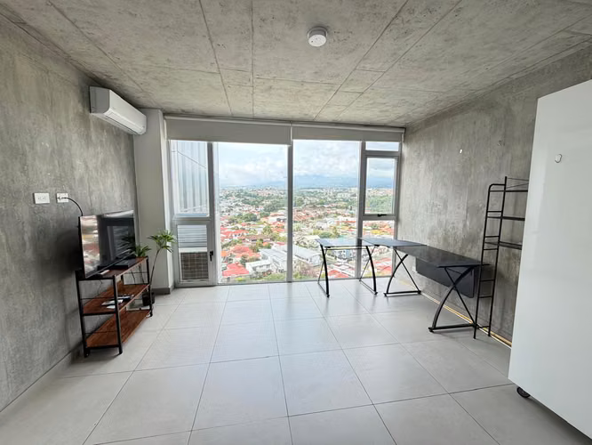 ¡Vive en el Centro de Todo! Moderno Estudio Amueblado en Torre iFreses