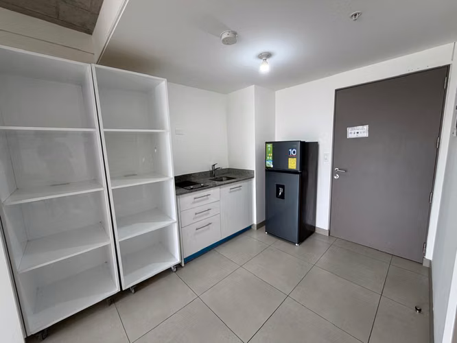 ¡Vive en el Centro de Todo! Moderno Estudio Amueblado en Torre iFreses - Imagen 3