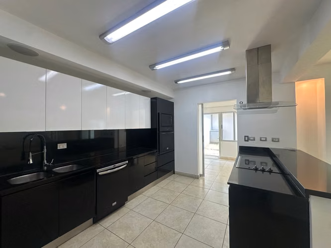 VENTA DE CASA EN HACIENDA BARCELONA CON AMPLIOS ESPACIOS