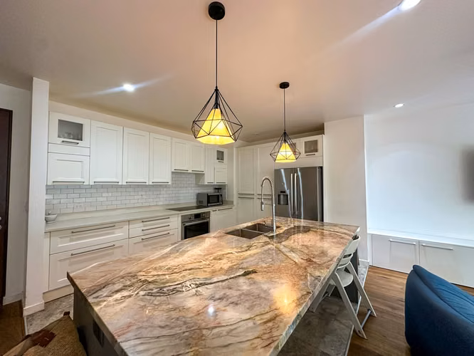 VENTA DE ESPECTACULAR APARTAMENTO REMODELADO EN DISTRITO 4