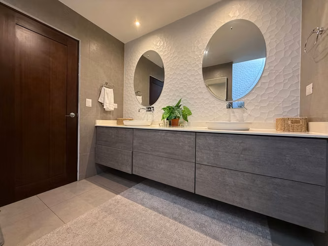 VENTA DE CASA EN CONDOMINIO ORO REAL MODERNA