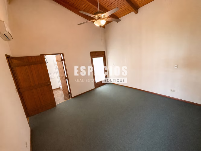 VENTA DE CASA EN LA URUCA