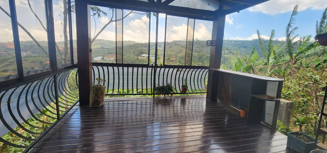Elegante casa de 3 habitaciones con increibles vistas en Naranjo