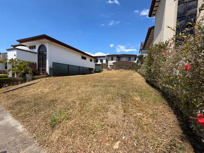 LOT CONDOMINIUM FRANCOSTA