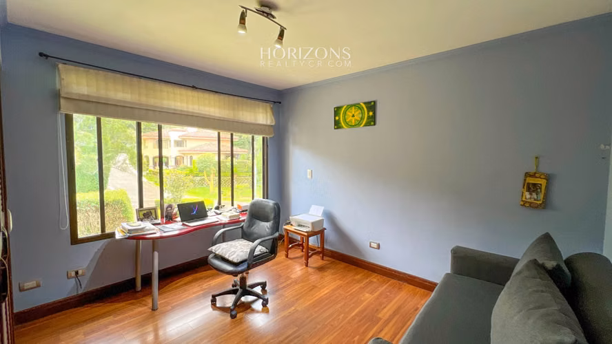 Casa en Condominio Hacienda Gregal Curridabat de 4 Habitaciones  nja1130
