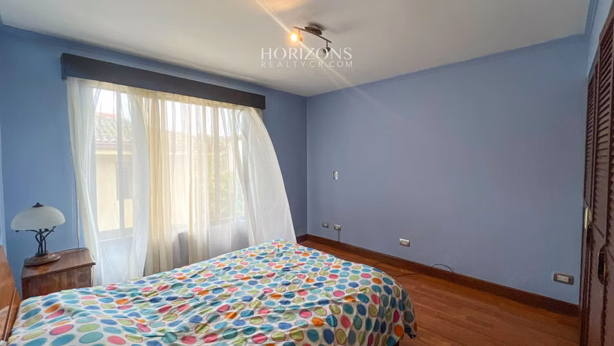 Casa en Condominio Hacienda Gregal Curridabat de 4 Habitaciones  nja1130
