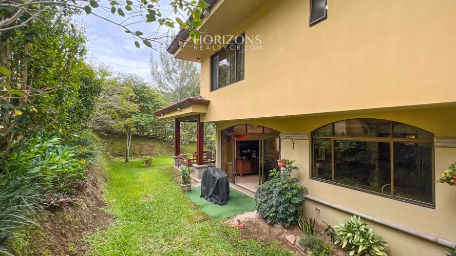 Casa en Condominio Hacienda Gregal Curridabat de 4 Habitaciones  nja1130