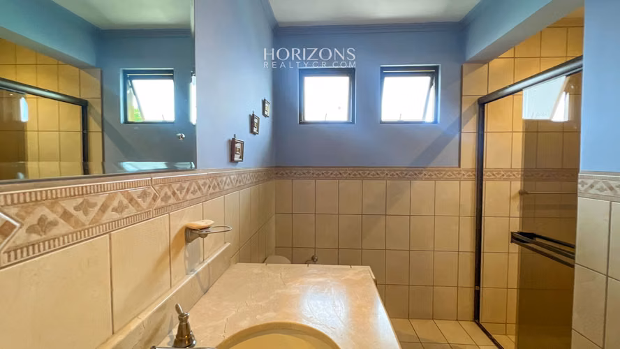 Casa en Condominio Hacienda Gregal Curridabat de 4 Habitaciones  nja1130