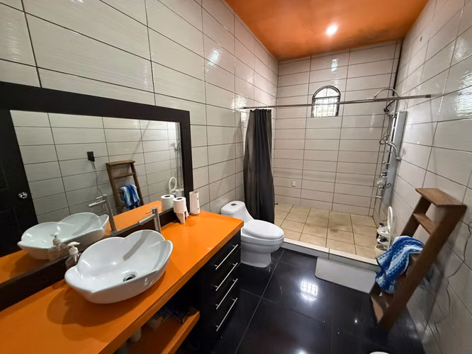 Venta casa + apartamento en San Antonio de Desamparados