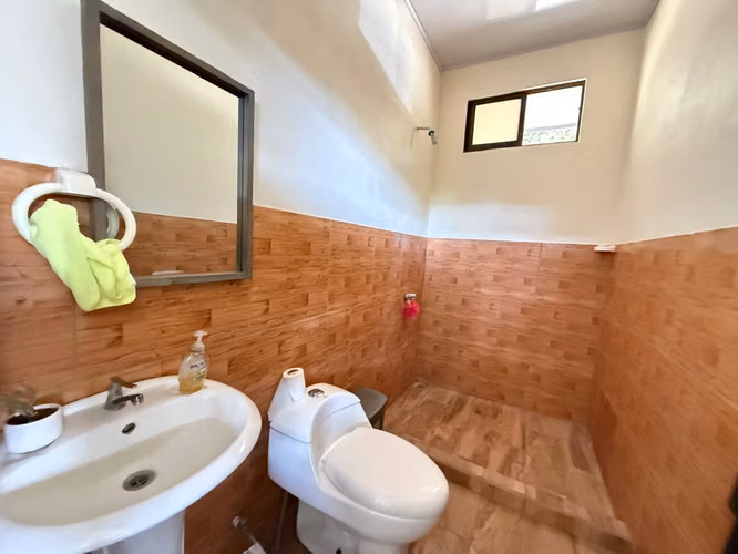LOCAL EN CALLE PRINCIPAL + CASA  EN SANTA CRUZ AMPLIO TERRENO ID 1249 - Imagen 11