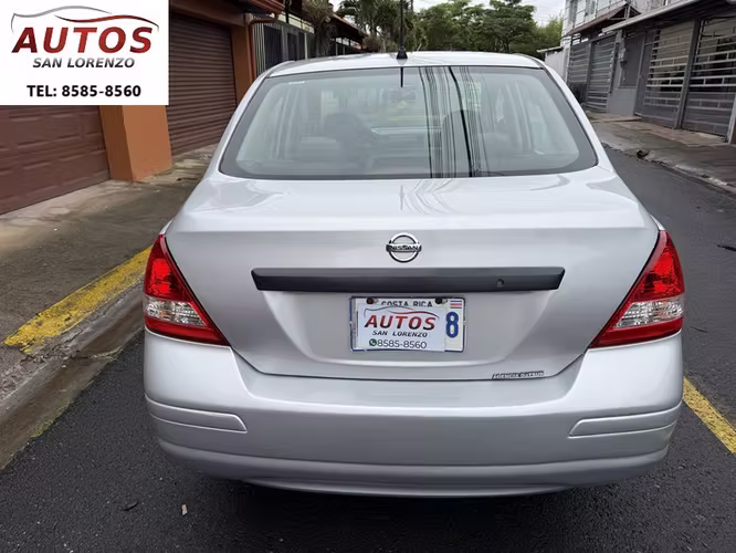 NIISAN TIIDA 2013 AUTOMÁTICO