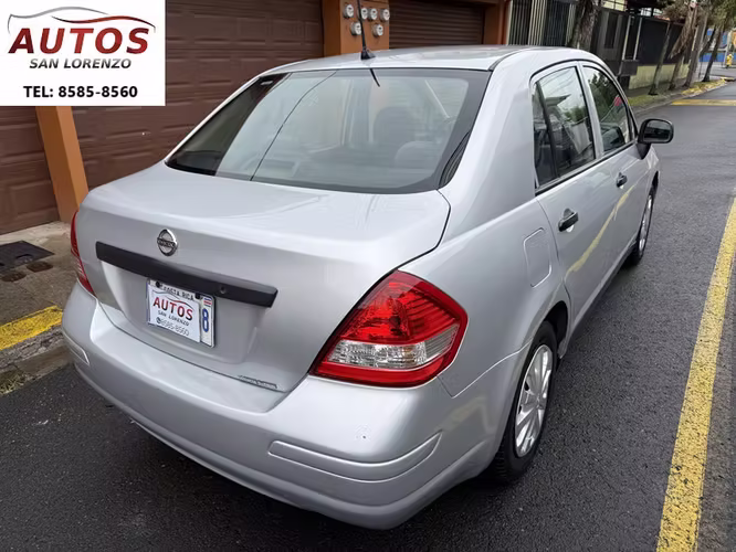 NIISAN TIIDA 2013 AUTOMÁTICO