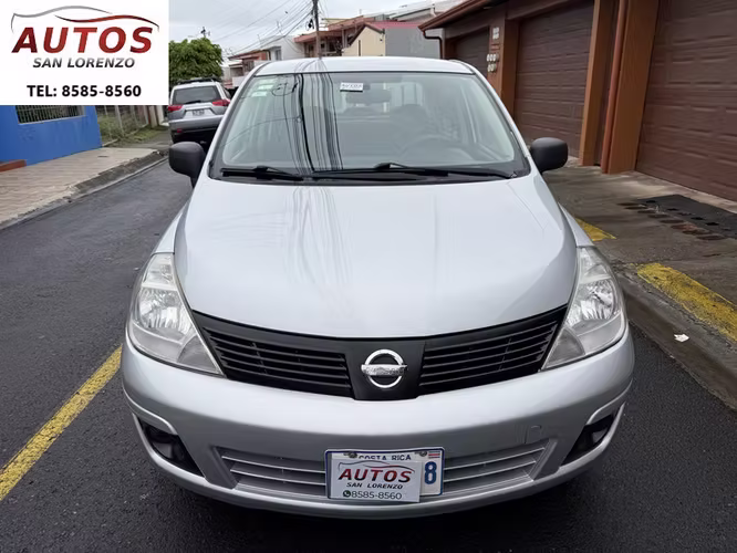 NIISAN TIIDA 2013 AUTOMÁTICO